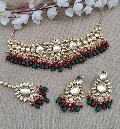 Niyati Kundan Choker