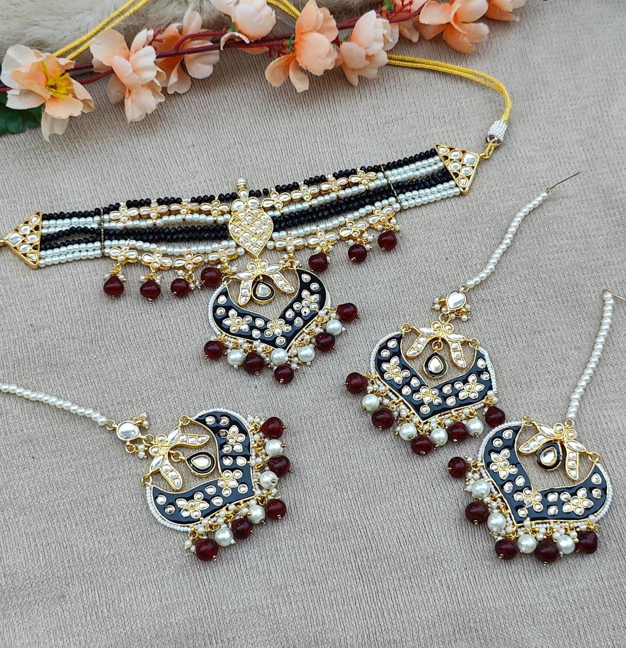 Kruti Kundan Choker