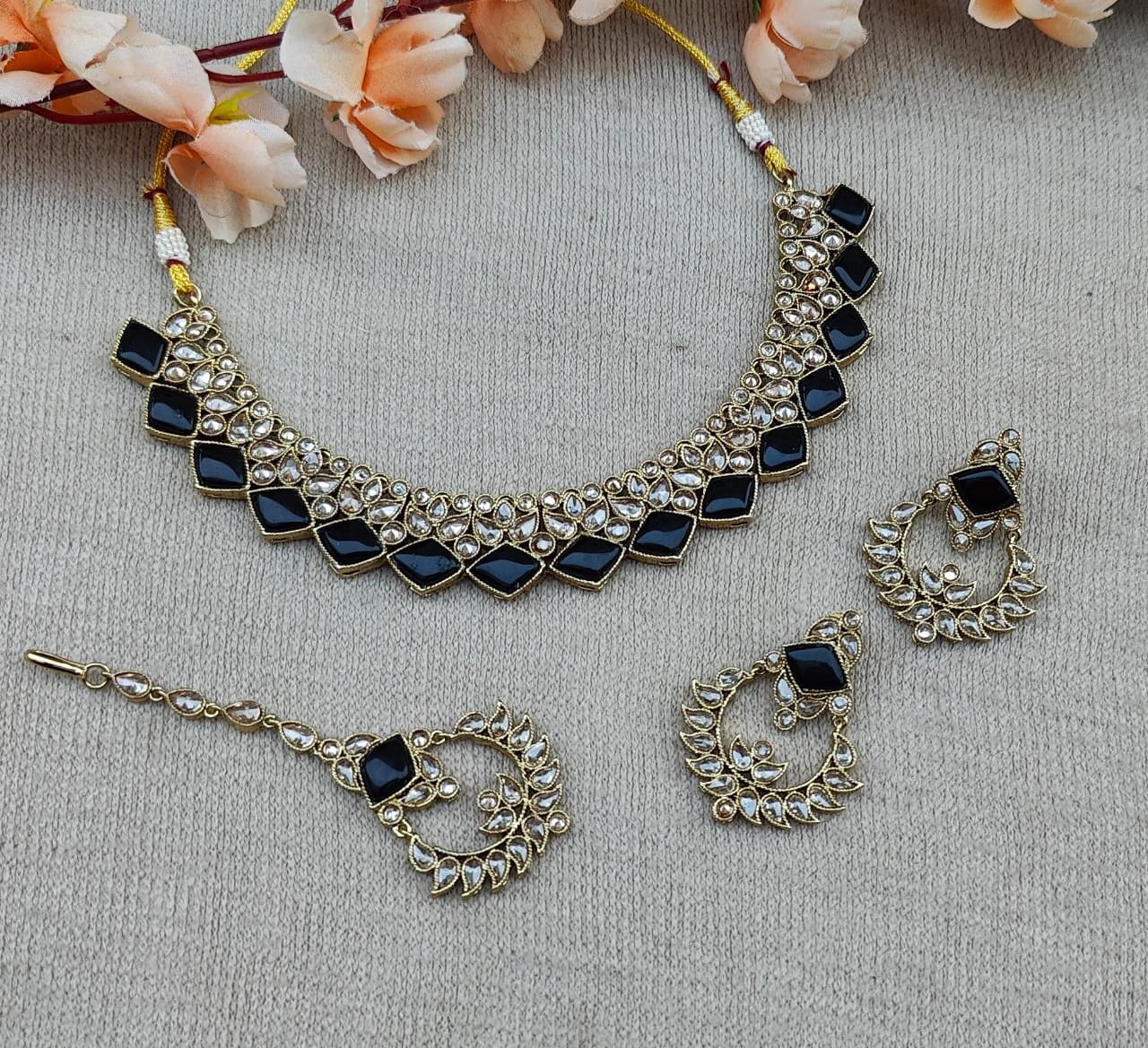 Aneesa Polki Necklace