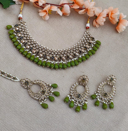 Amyra Polki Necklace Set