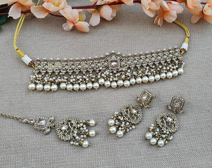 Shruti Polki Choker Set