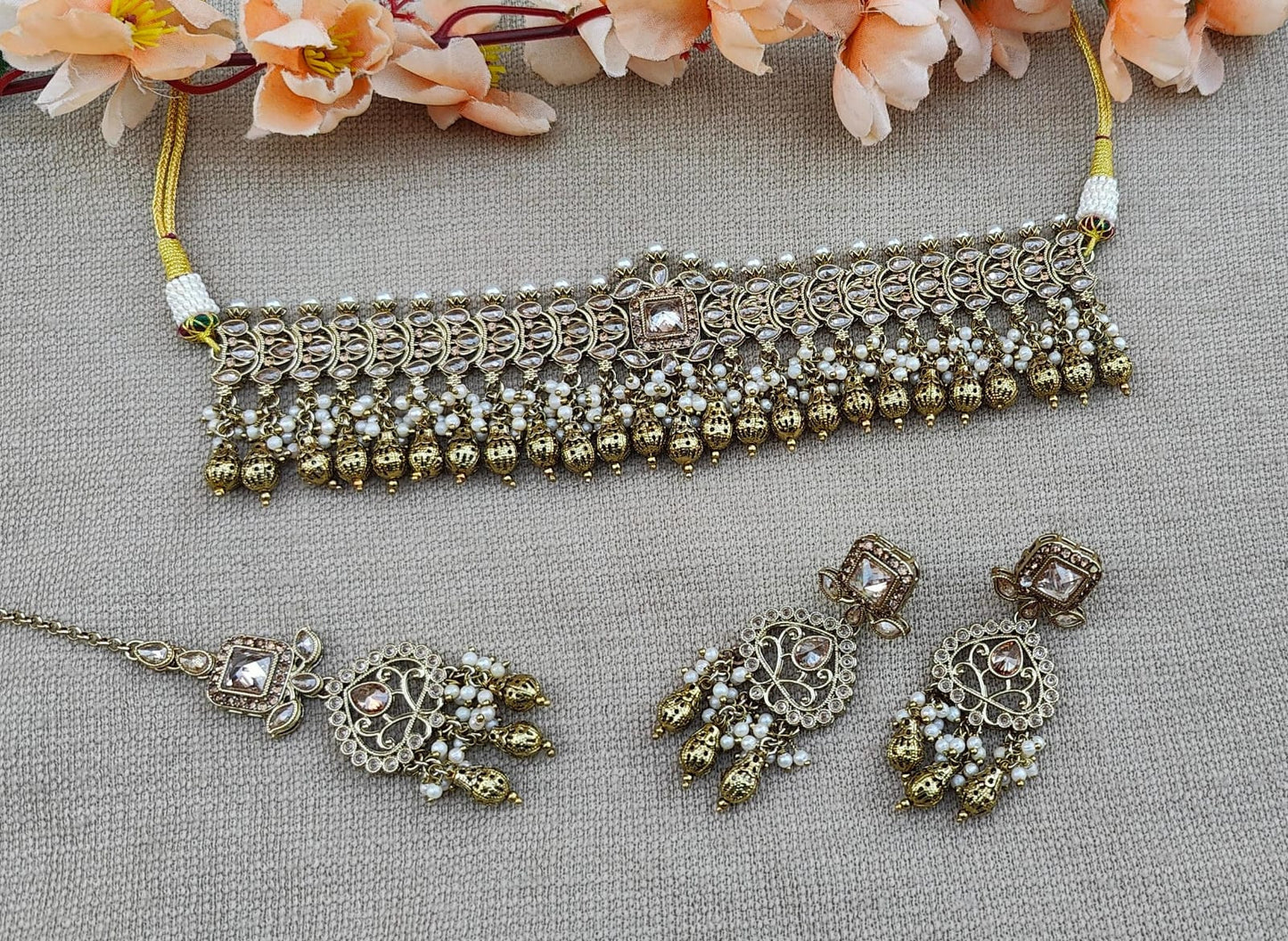 Shruti Polki Choker Set