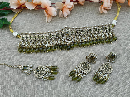 Shruti Polki Choker Set