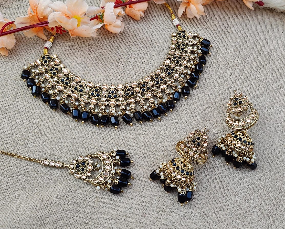 Saloni Polki Necklace Set