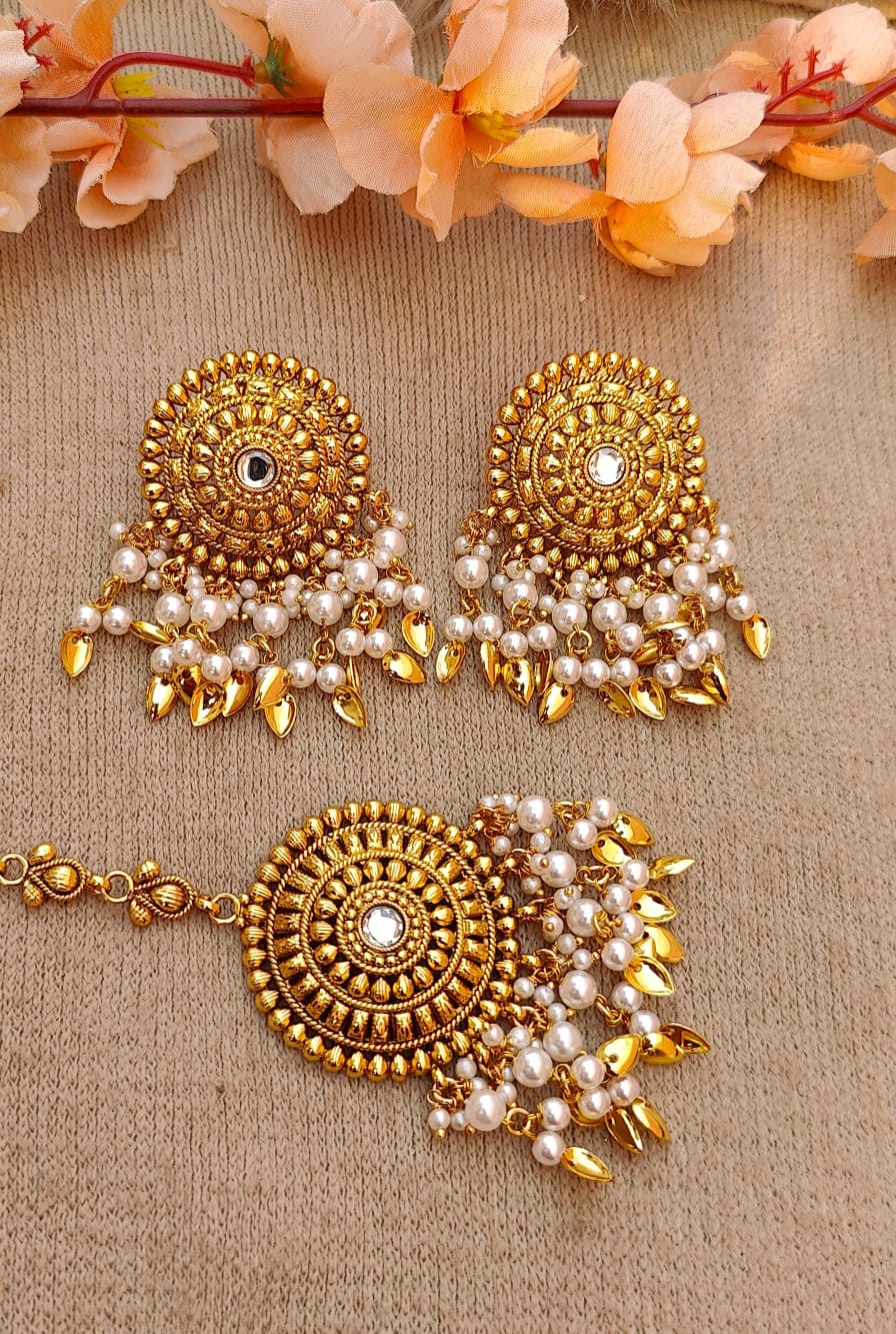 Aanvi Gold Studs Tikka