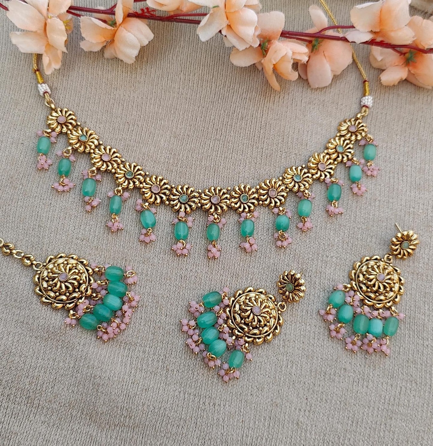 Ravneet Floral Gold Necklace Set