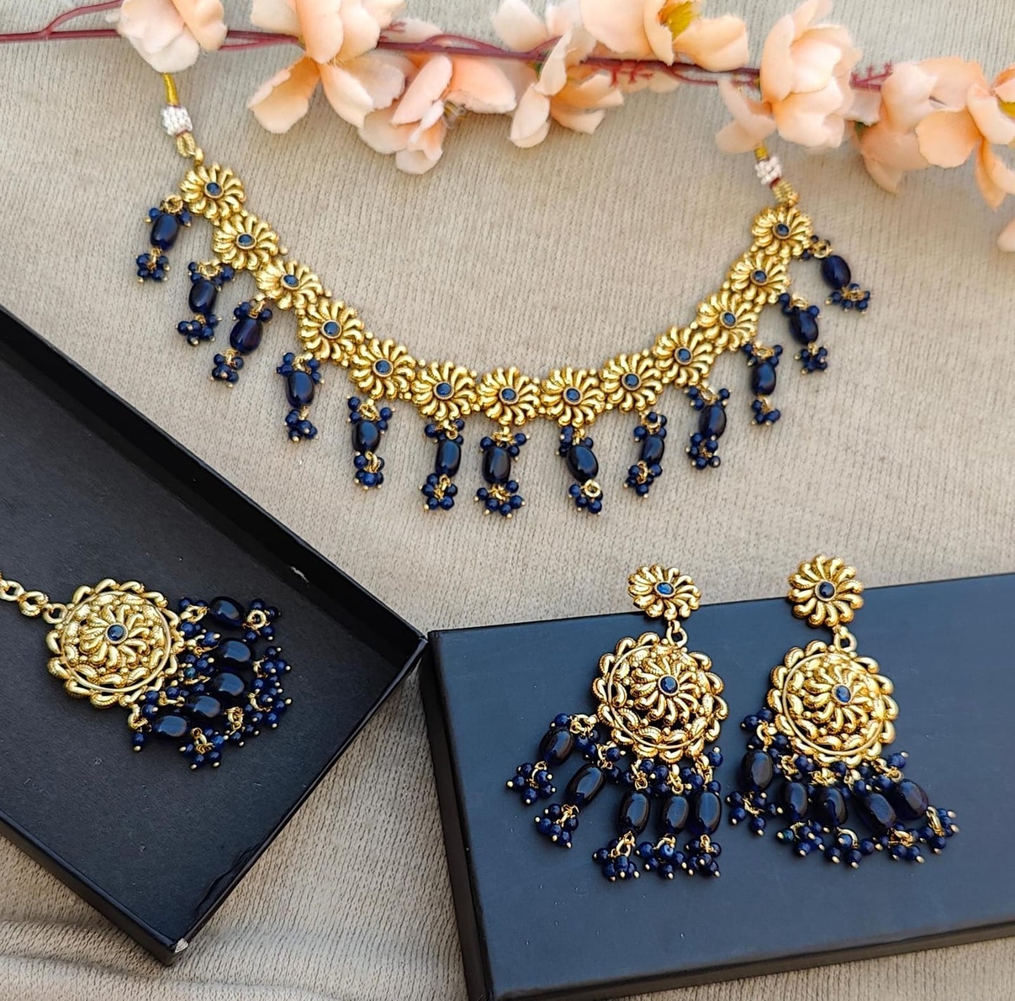 Ravneet Floral Gold Necklace Set