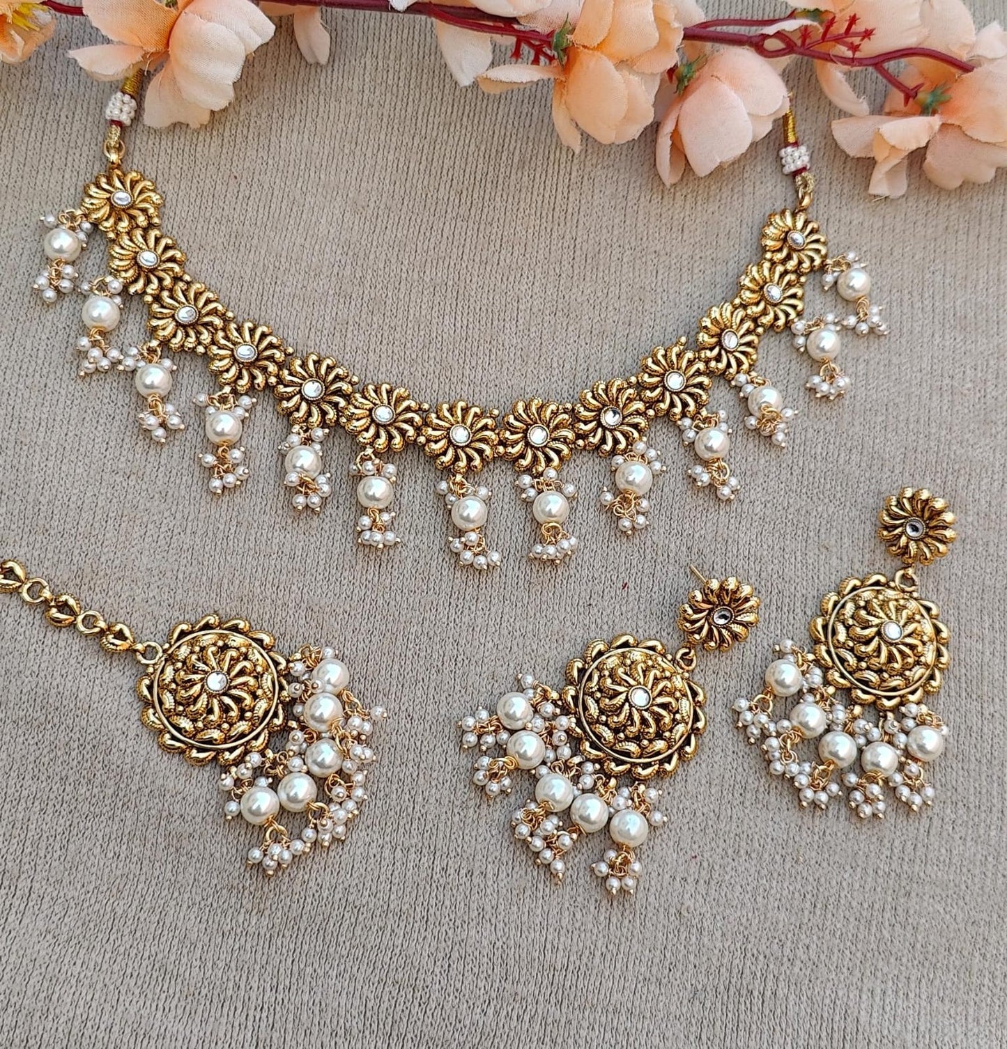 Ravneet Floral Gold Necklace Set