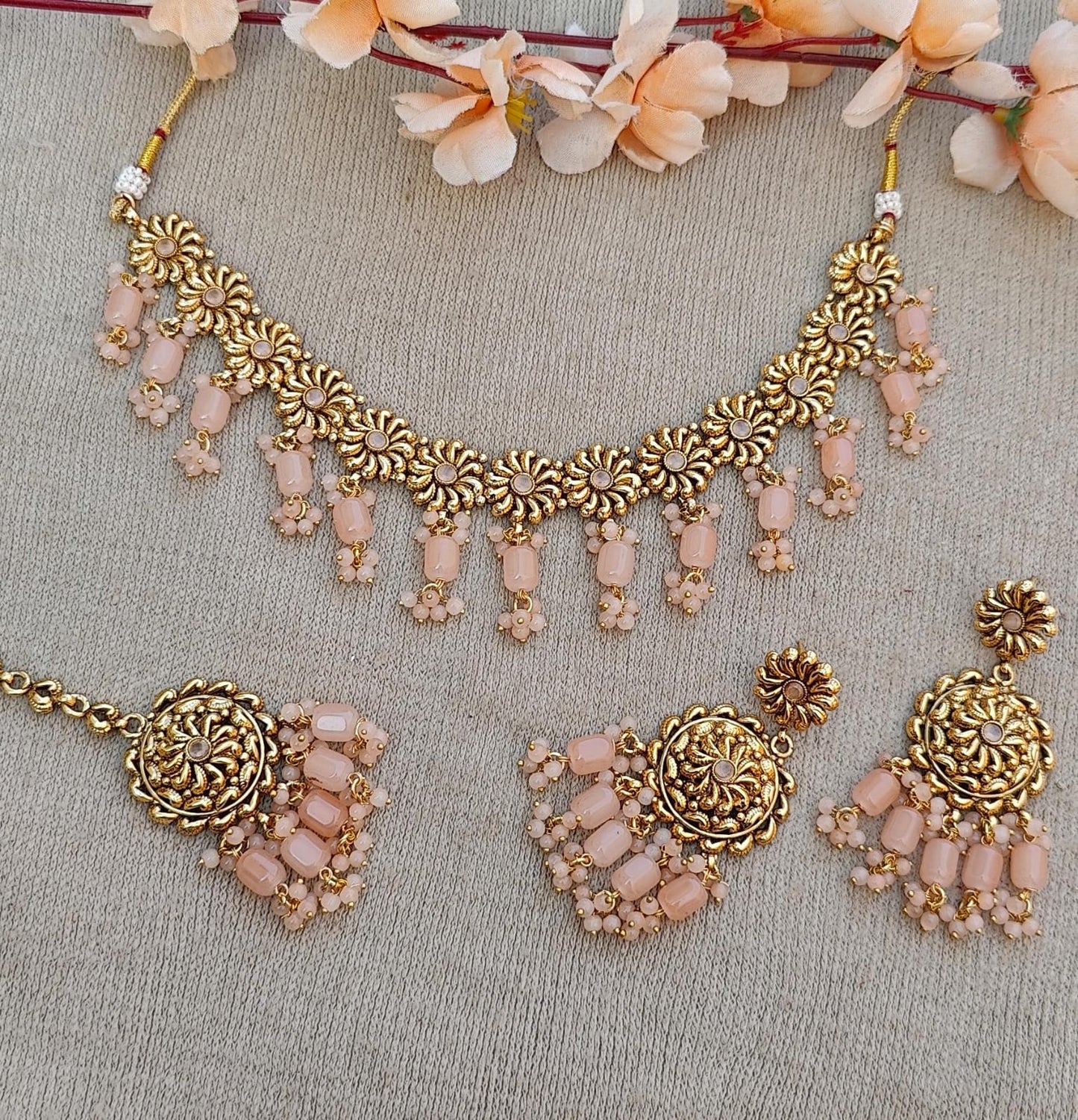 Ravneet Floral Gold Necklace Set