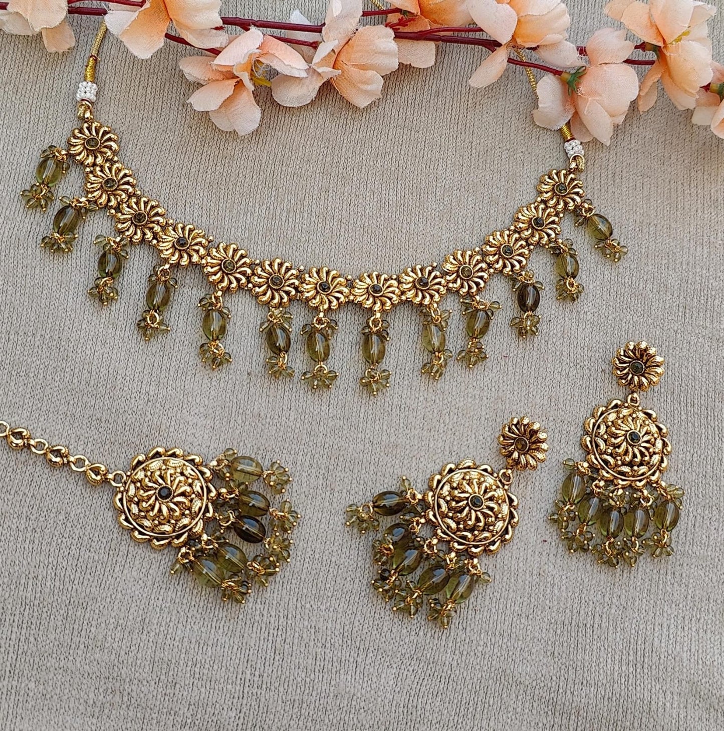 Ravneet Floral Gold Necklace Set