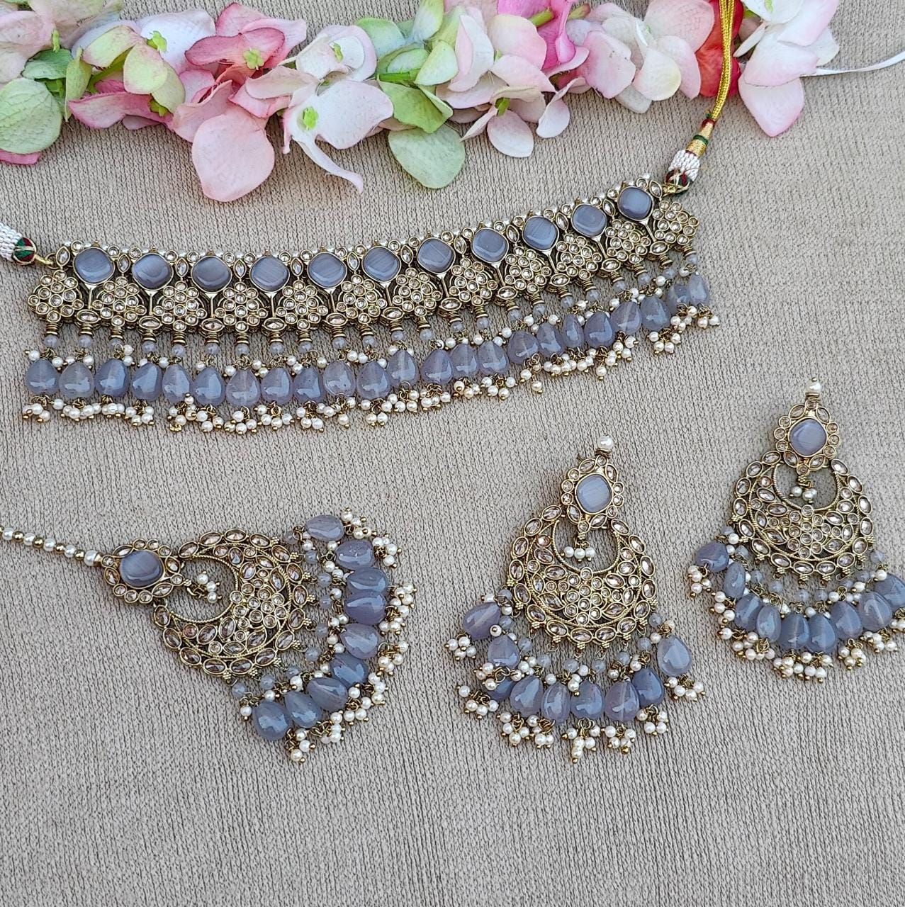 Aparna-Halsband-Set