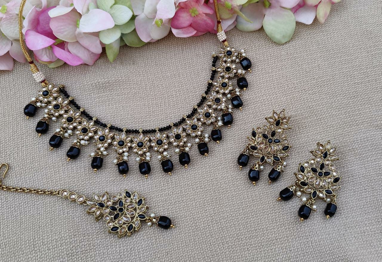 Anjana Necklace Set