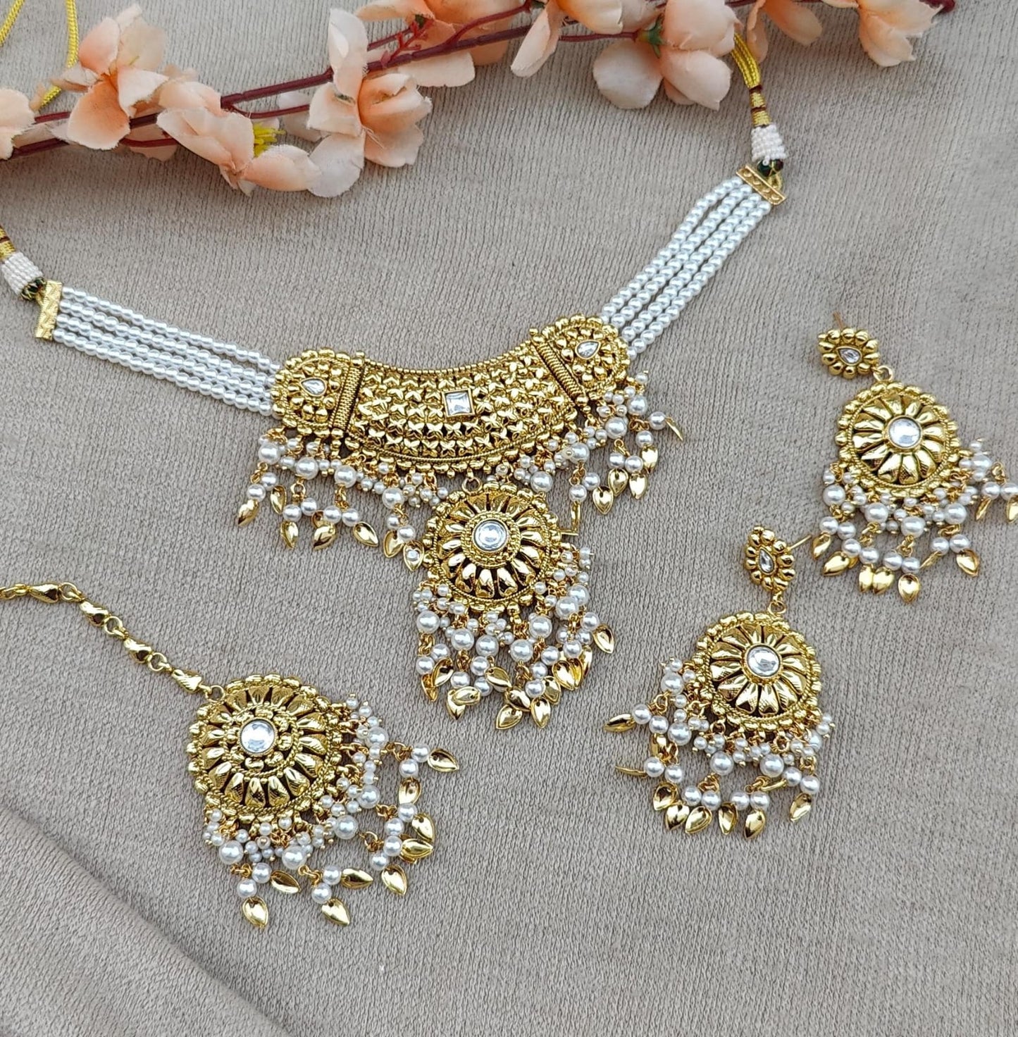 Arshpreet Gold Choker