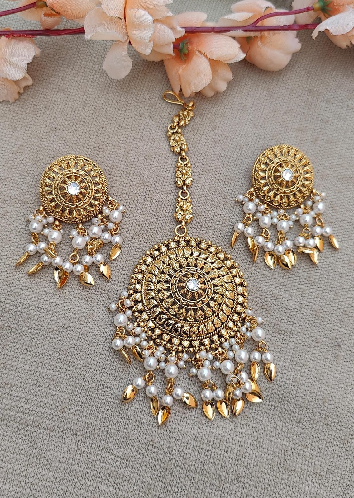 Karuna Gold Studs Tikka Set