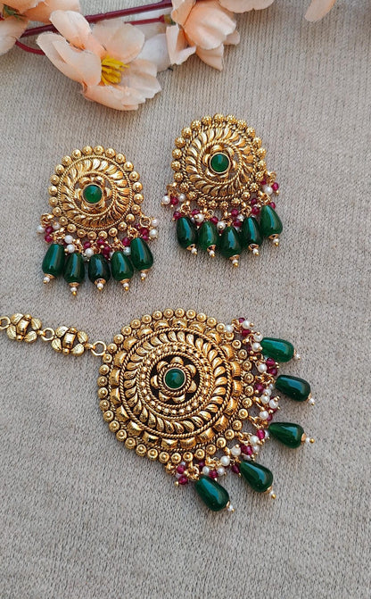 Harmeet Gold Studs Tikka Set