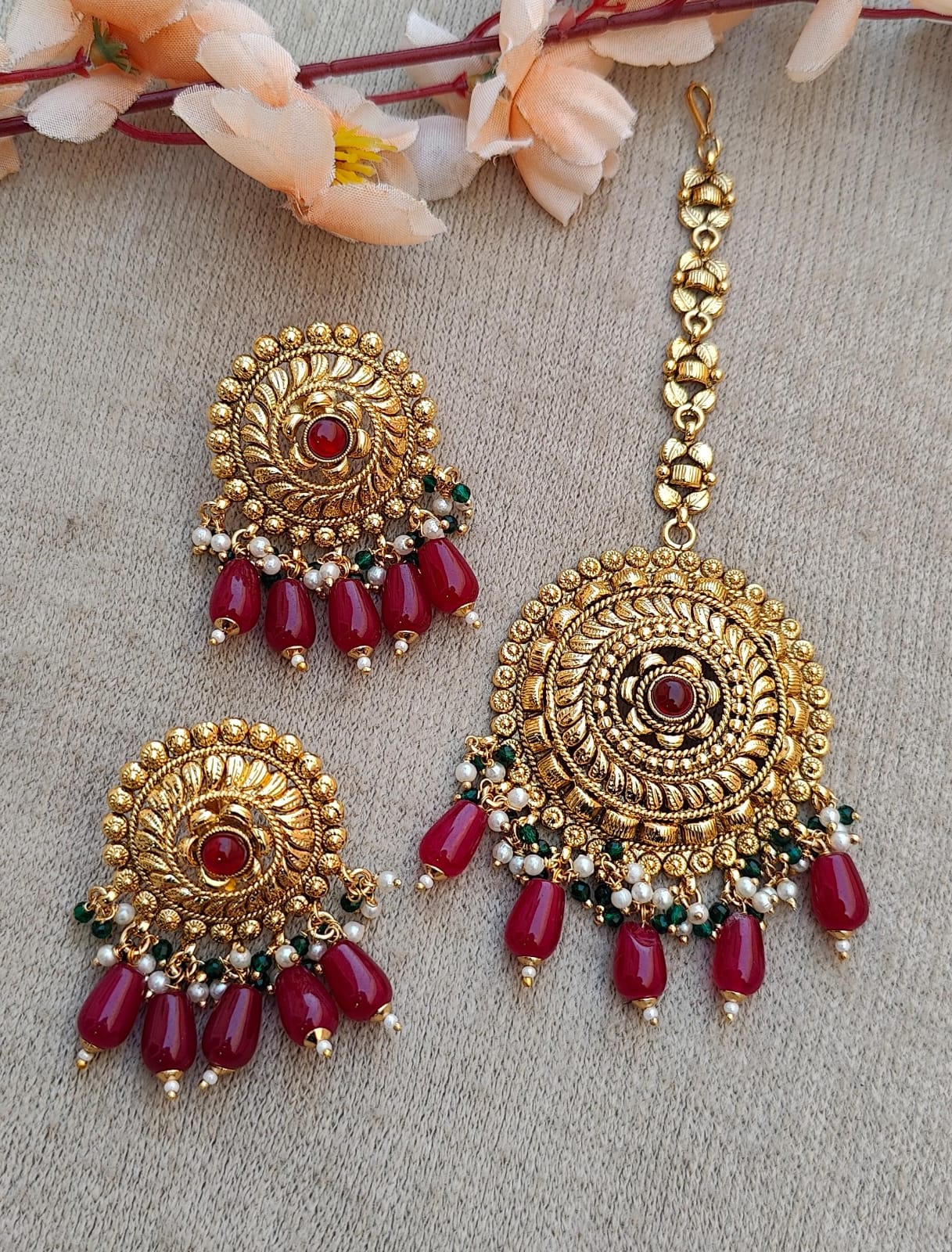 Harmeet Gold Studs Tikka Set