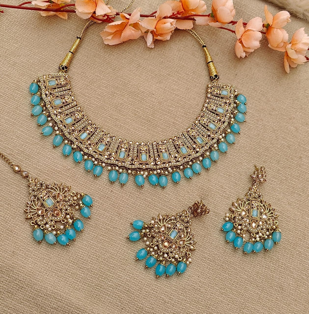 Aneesha Polki Necklace Set