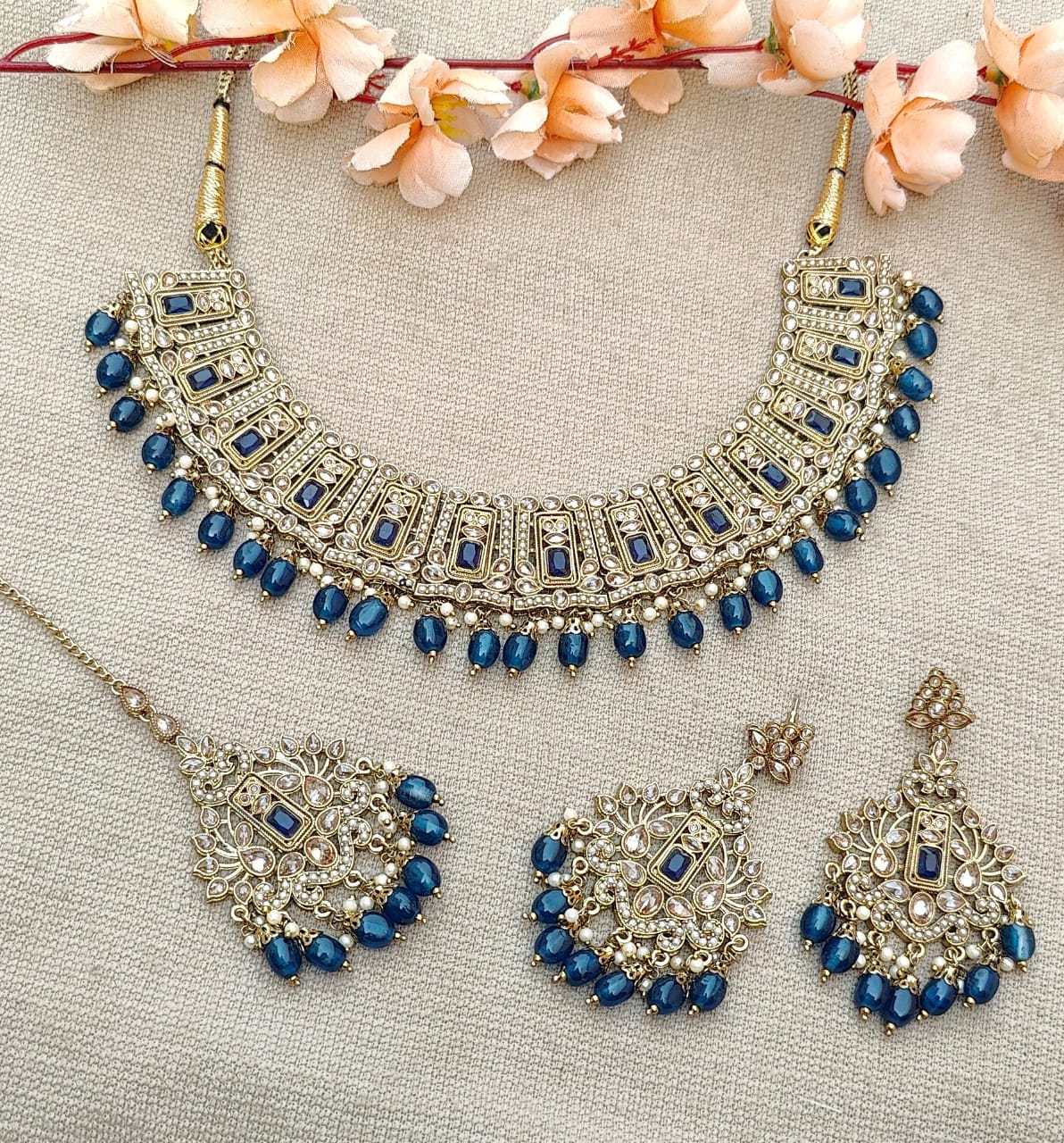 Aneesha Polki Necklace Set