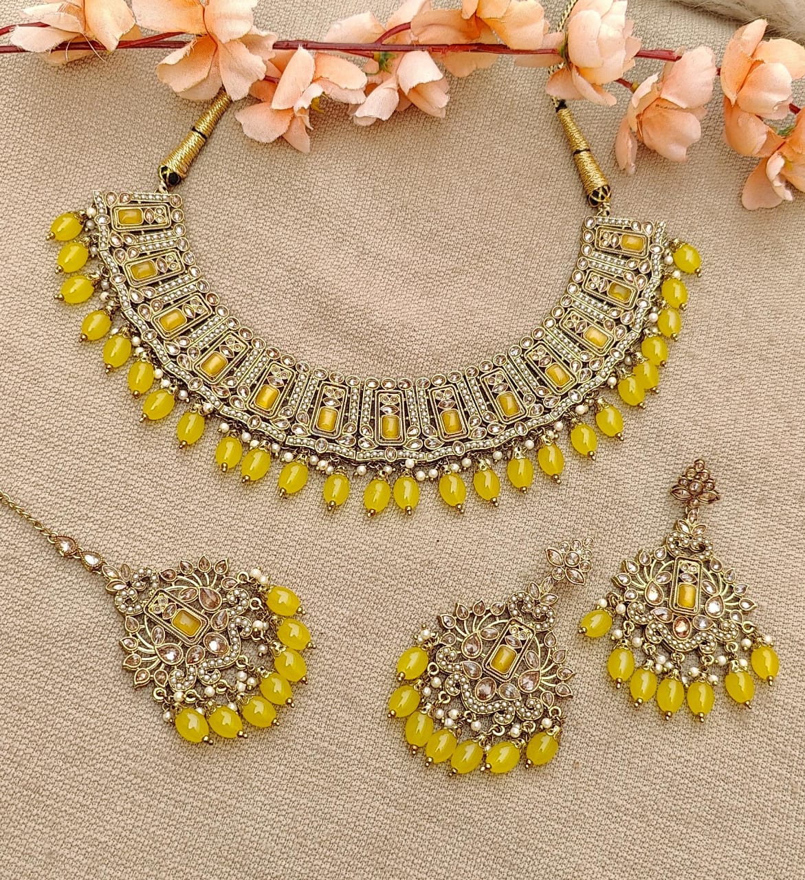 Aneesha Polki Necklace Set