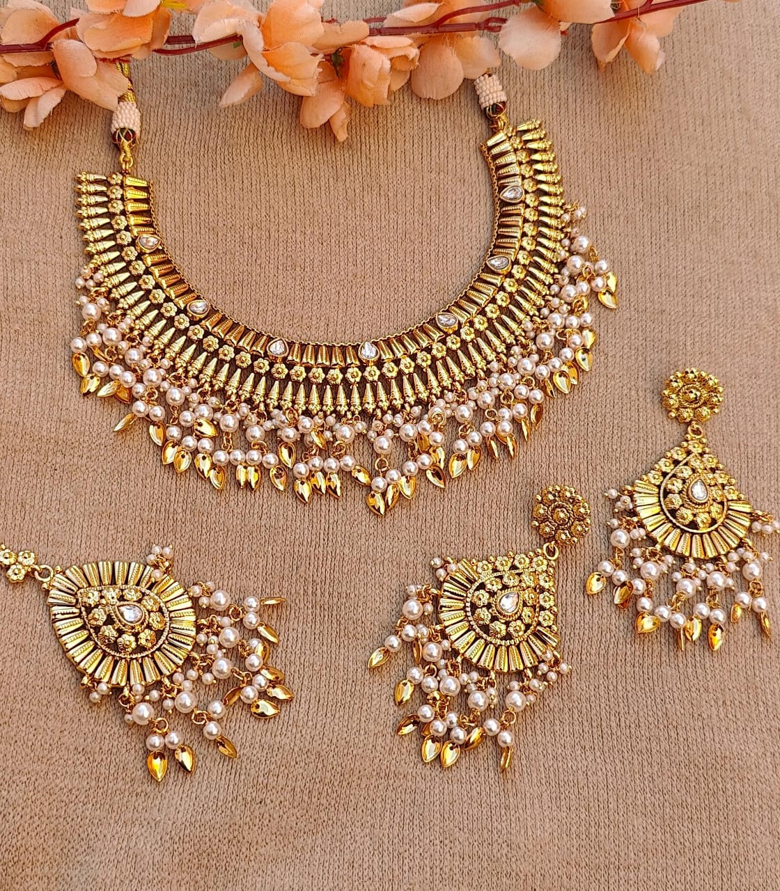 Trupti Gold Necklace Set