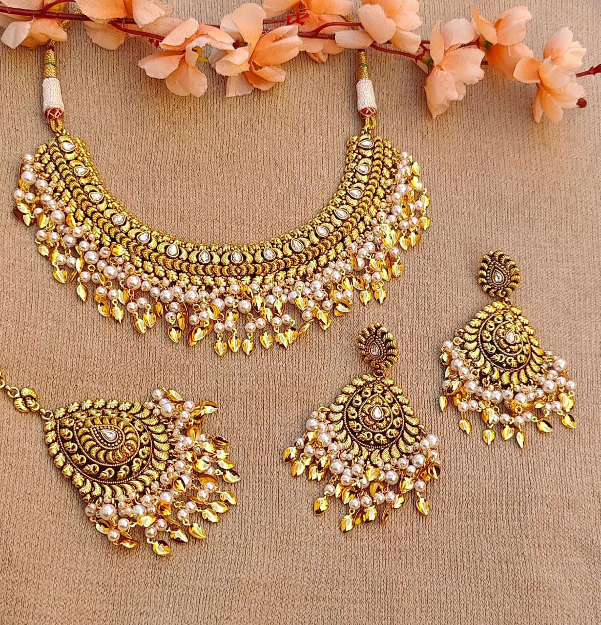 Soniya Gold Necklace Set