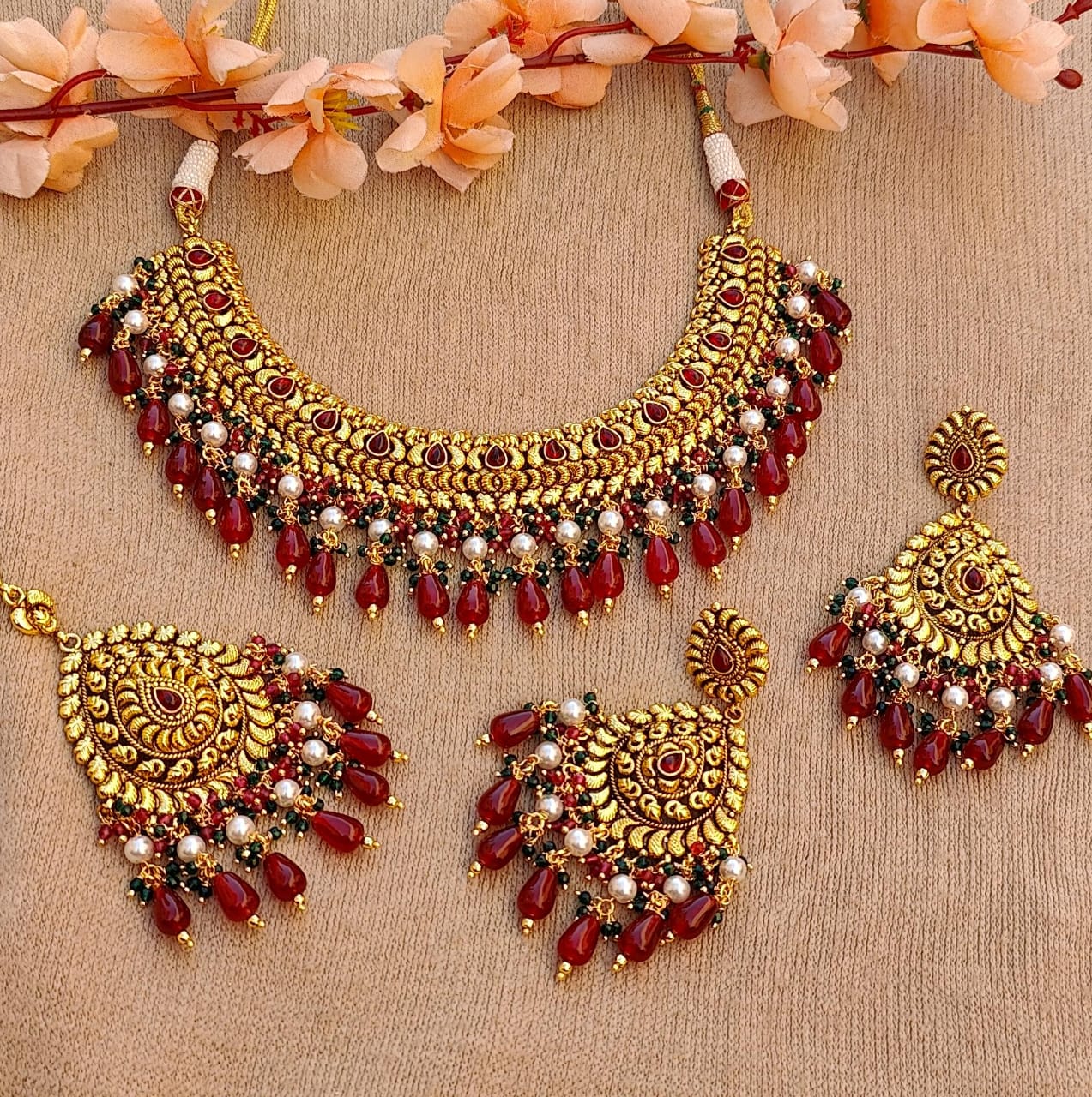 Soniya Gold Necklace Set