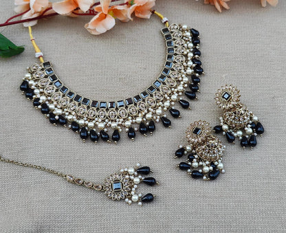 Ayushi Polki Necklace Set