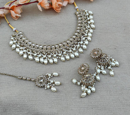 Ayushi Polki Necklace Set