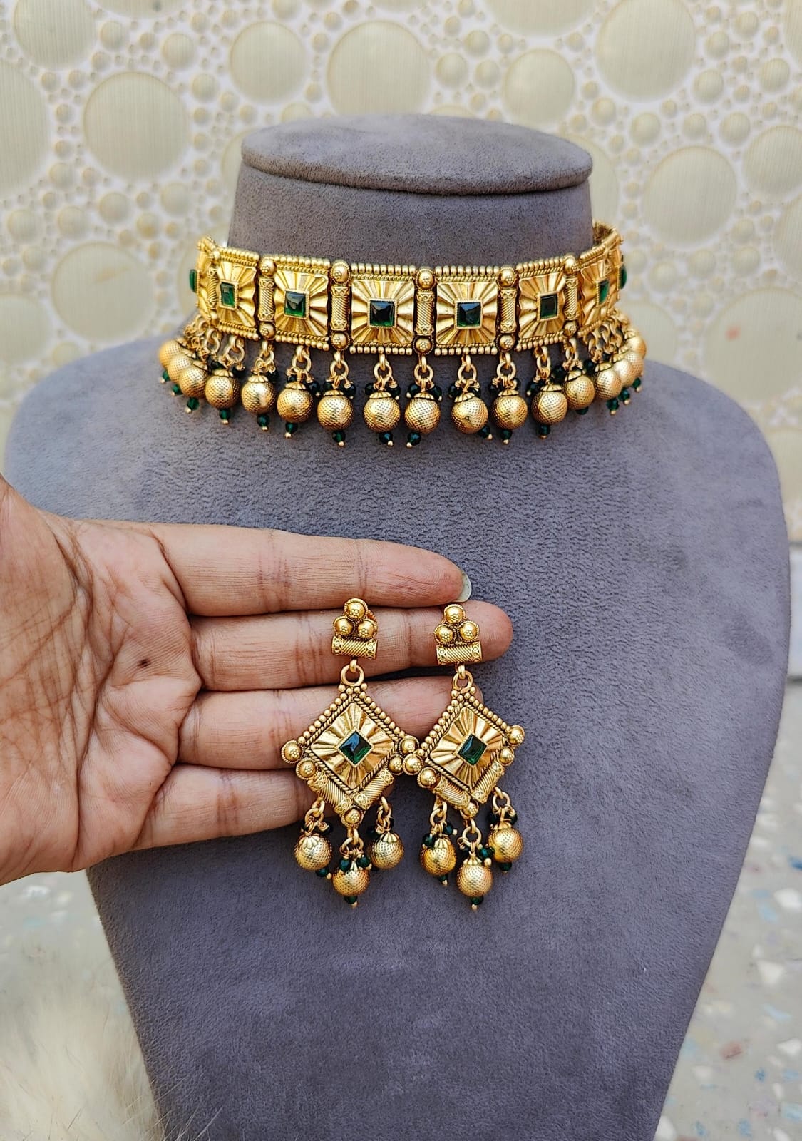 Nishat Gold Choker