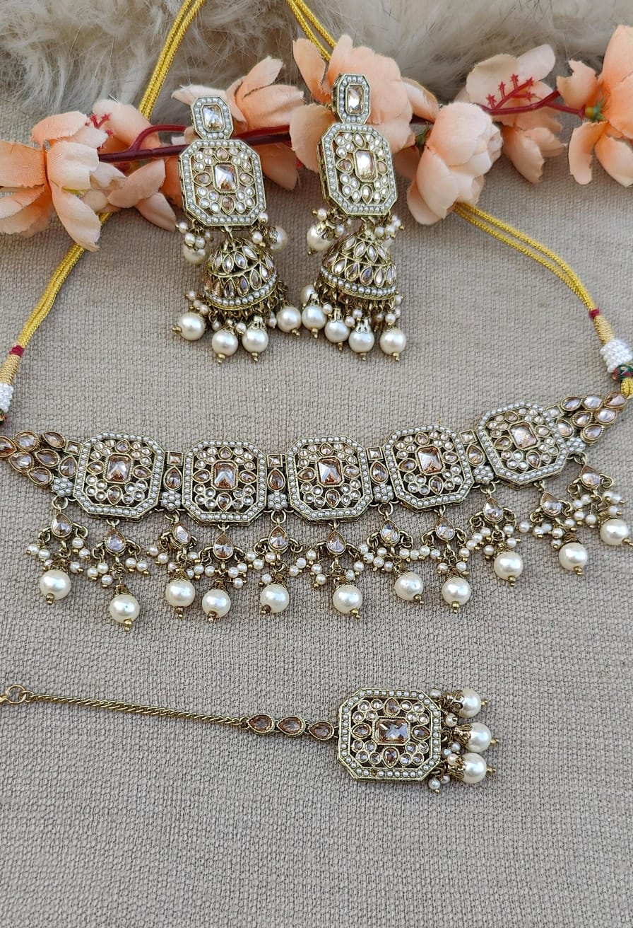 Pravali Polki Choker