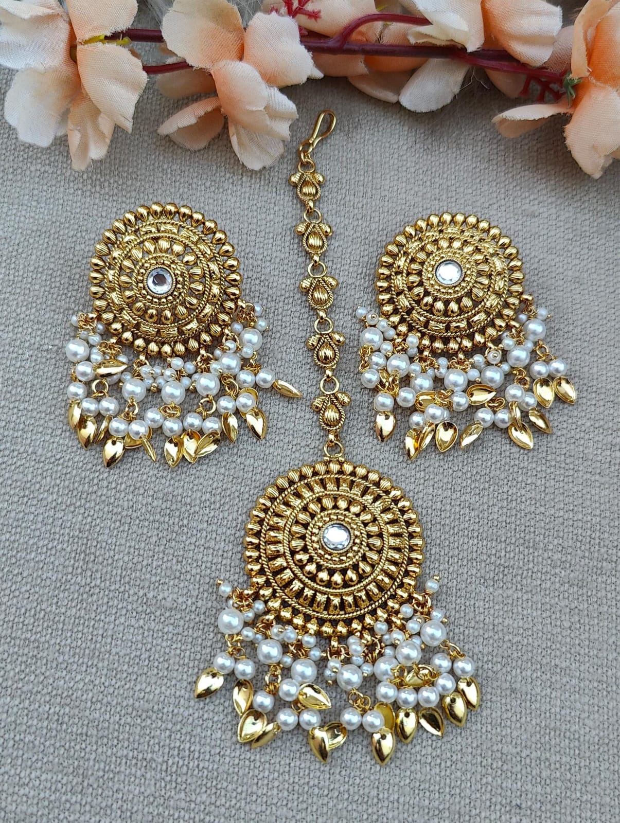 Manpreet Gold Studs Tikka