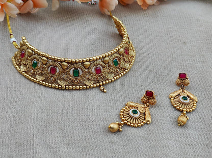 Nirvika Gold Necklace Set