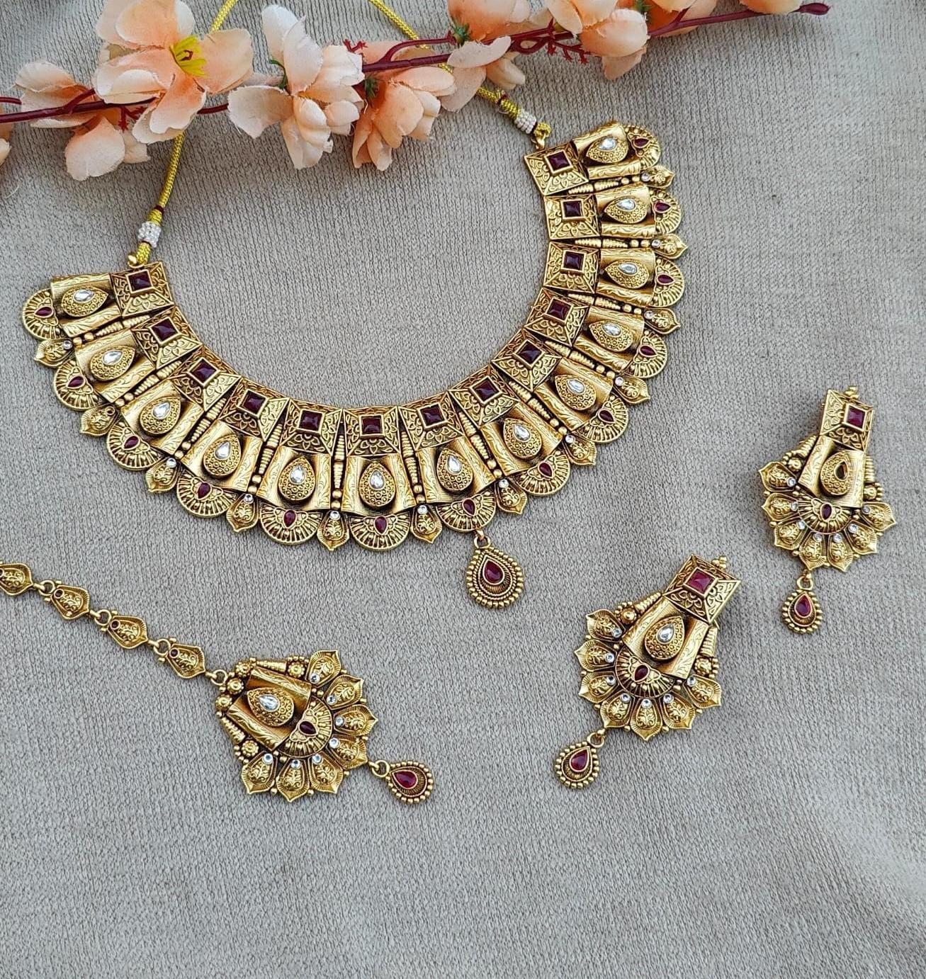 Rozina Gold Necklace Set