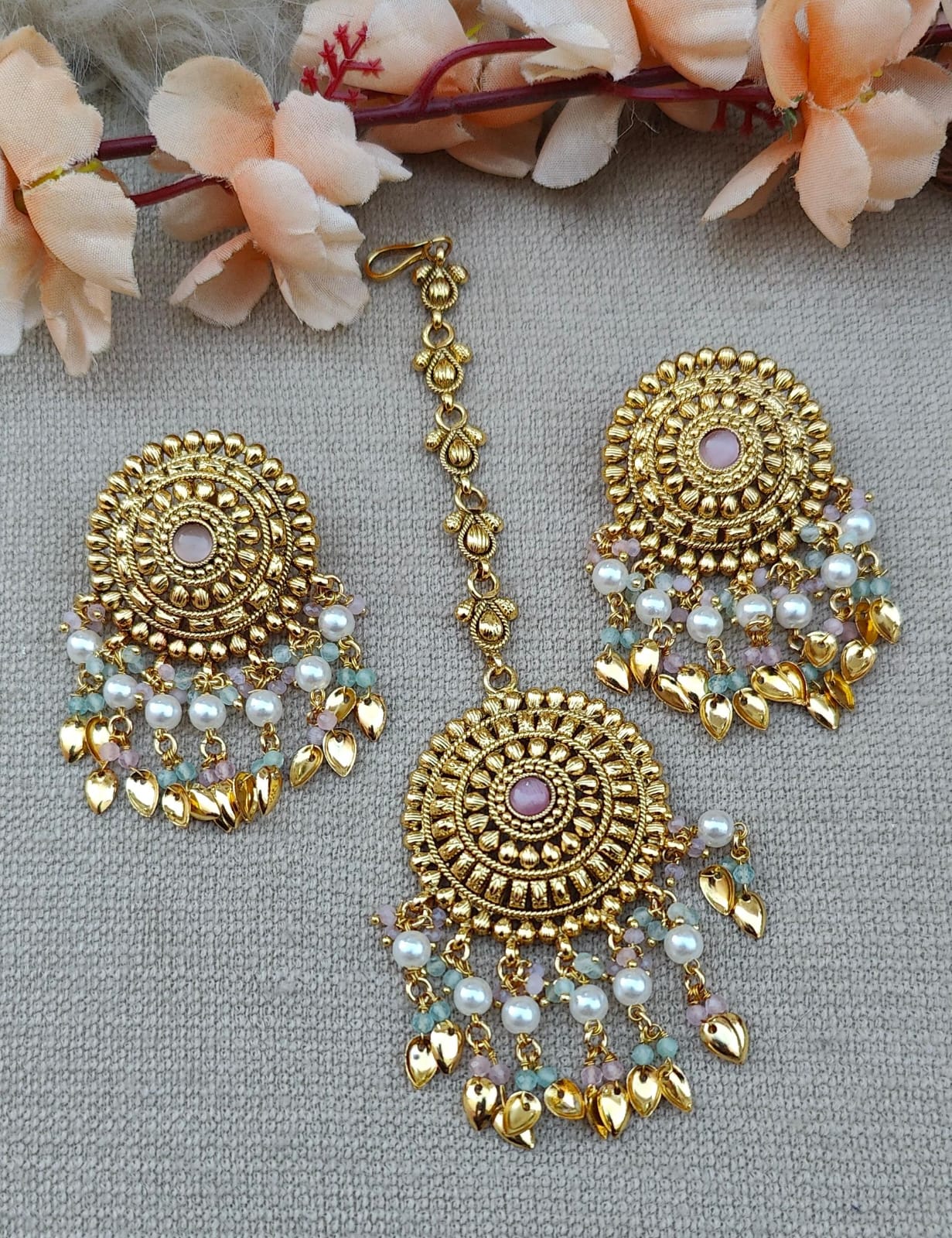 Manpreet Gold Studs Tikka