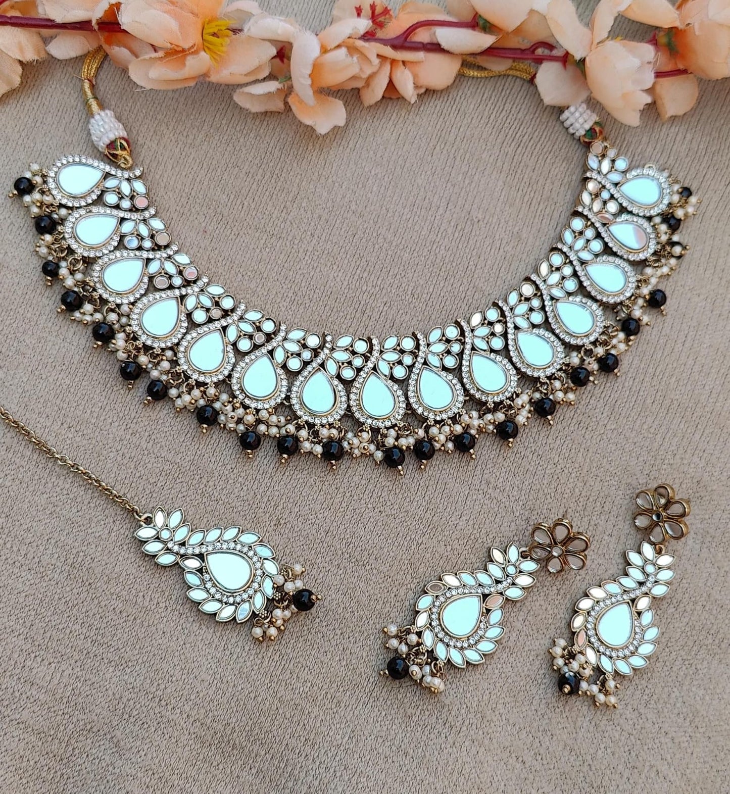 Manpriya Mirror Necklace