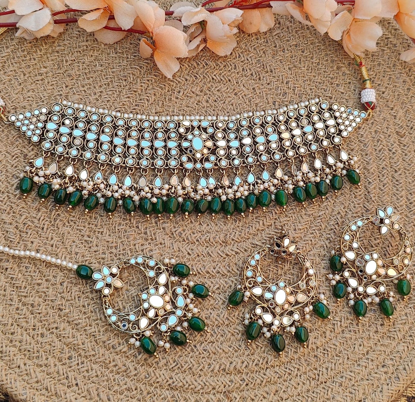 Pallavi Mirror Choker