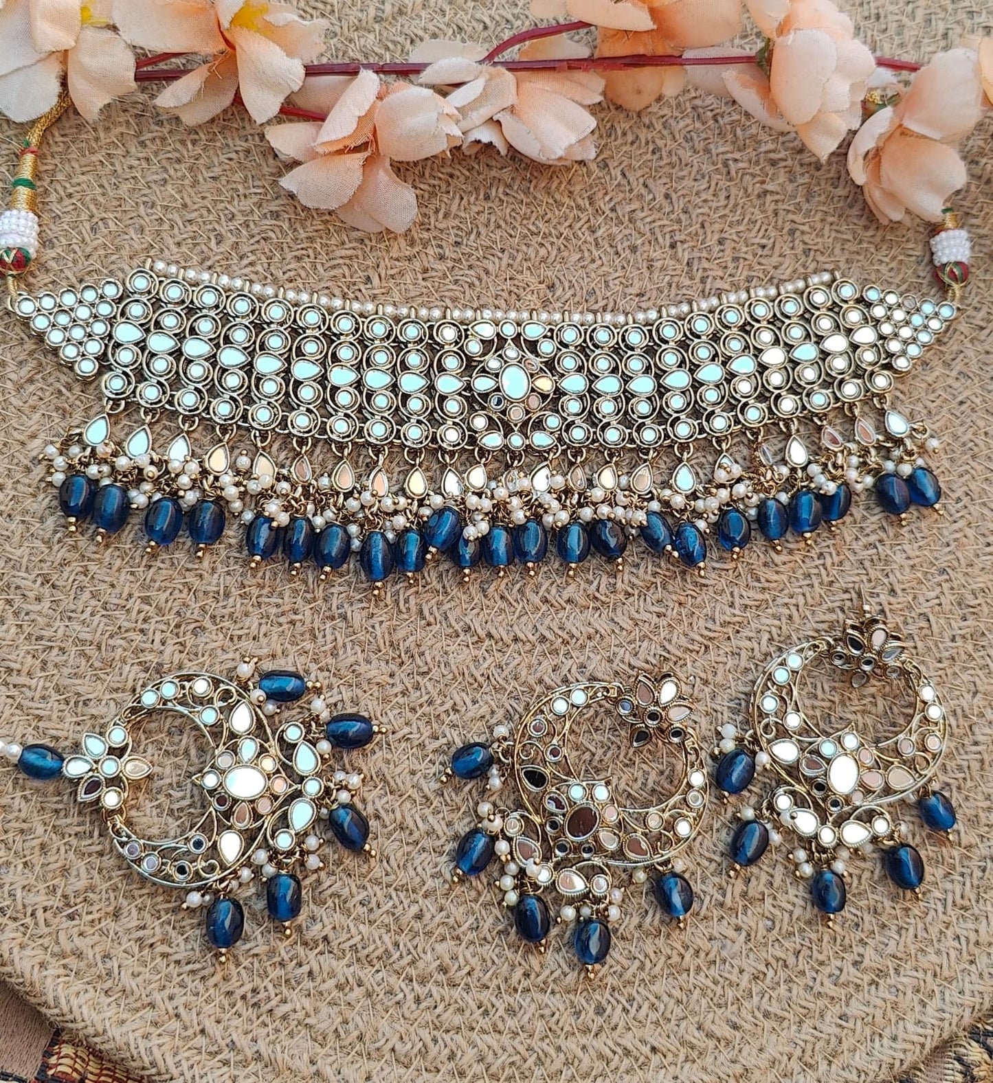 Pallavi Mirror Choker