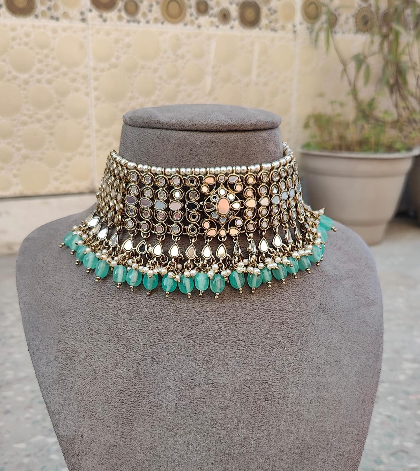 Pallavi Mirror Choker