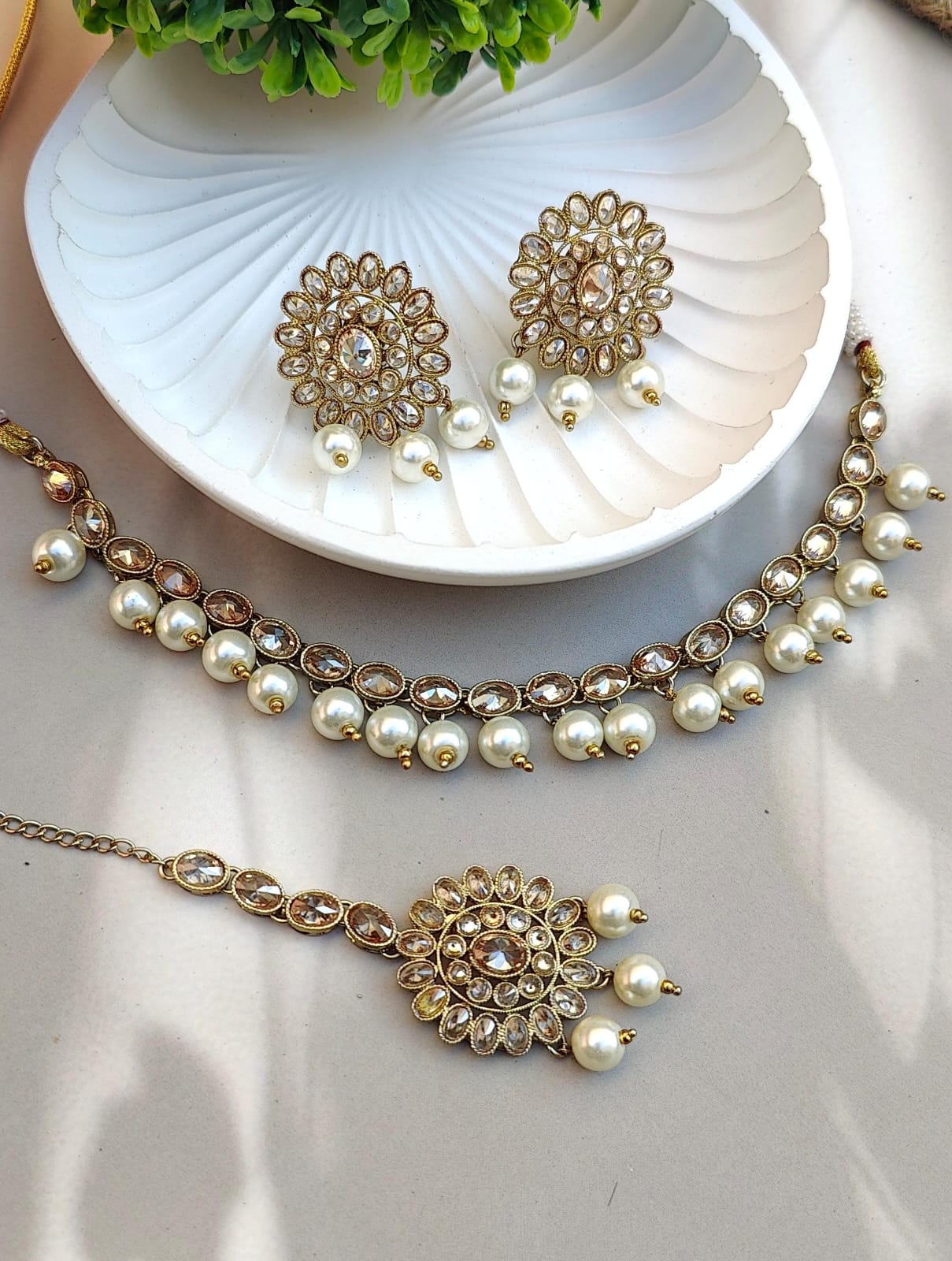 Gul Light Polki Necklace Set