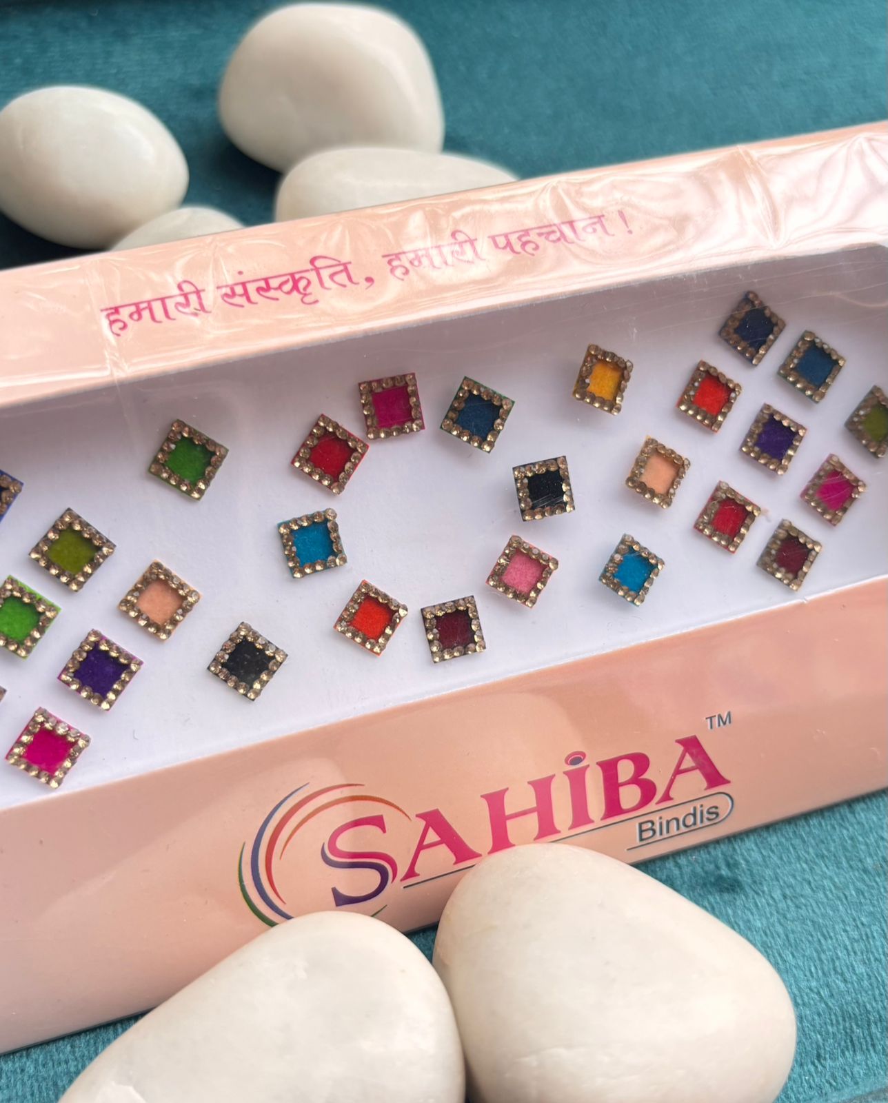 Rhombus Medium Bindis Card