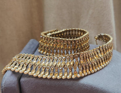 Amiksha Gold Stone Anklets