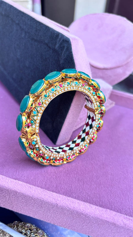 Emerald Kundan Pacheli Bangles/Kadey