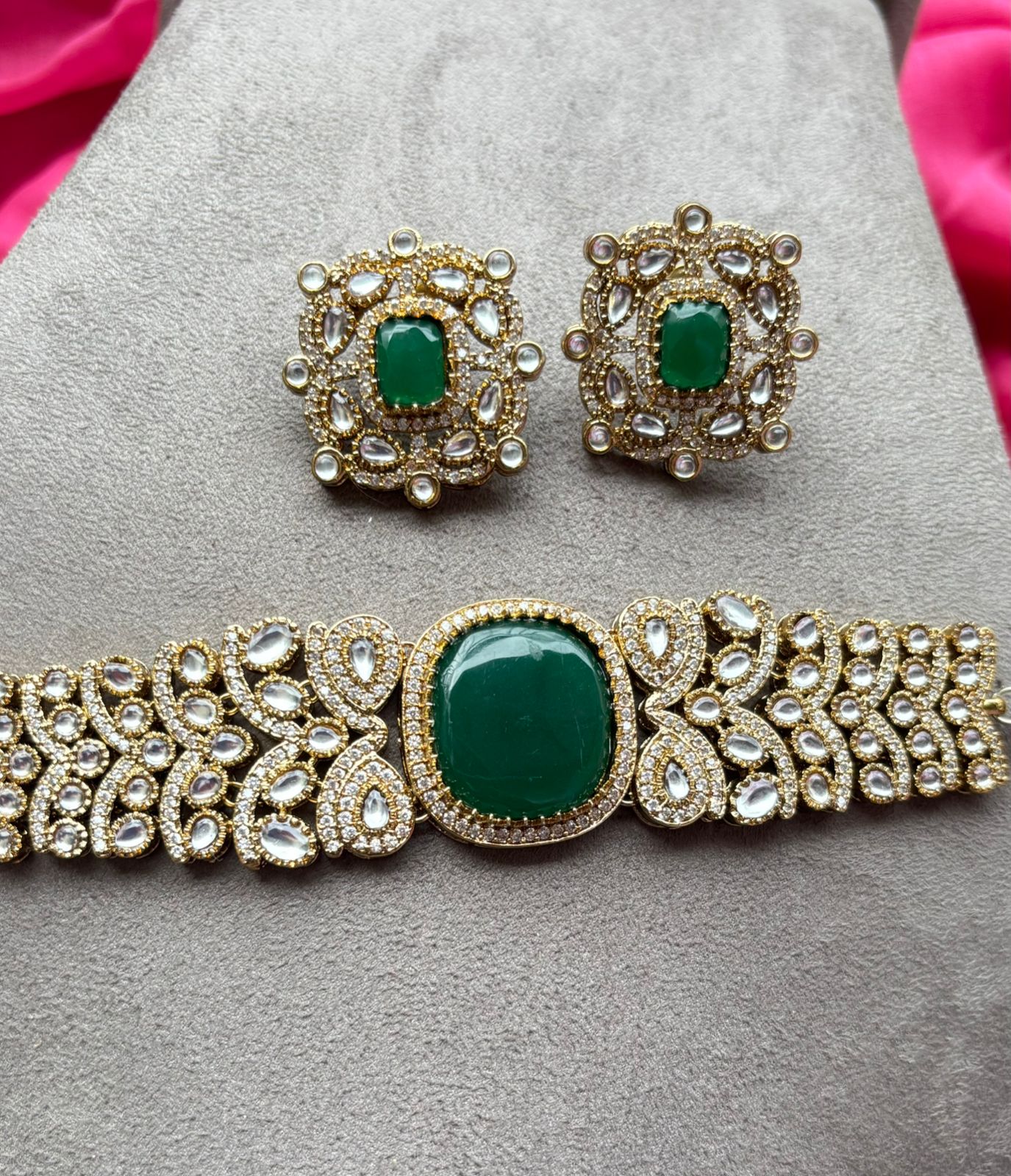 Niki Small Uncut Kundan Choker