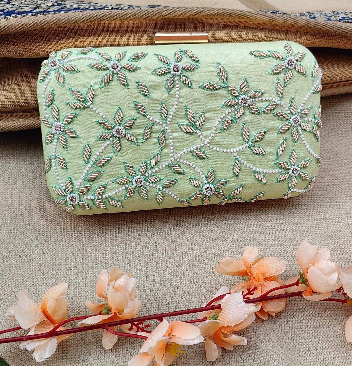 Ankisha Sage Box Clutch