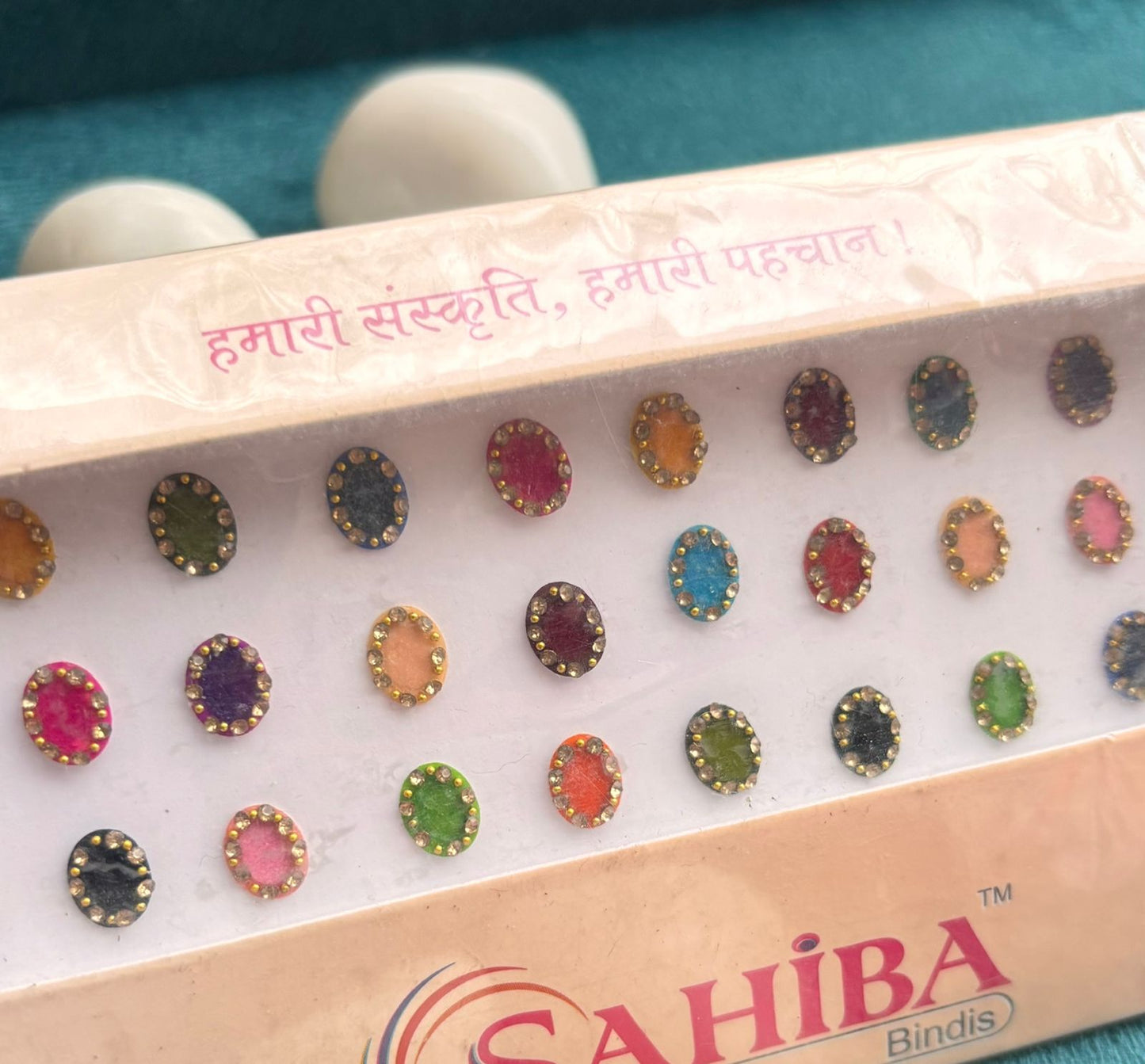 Medium Oval Velvet Bindi Card