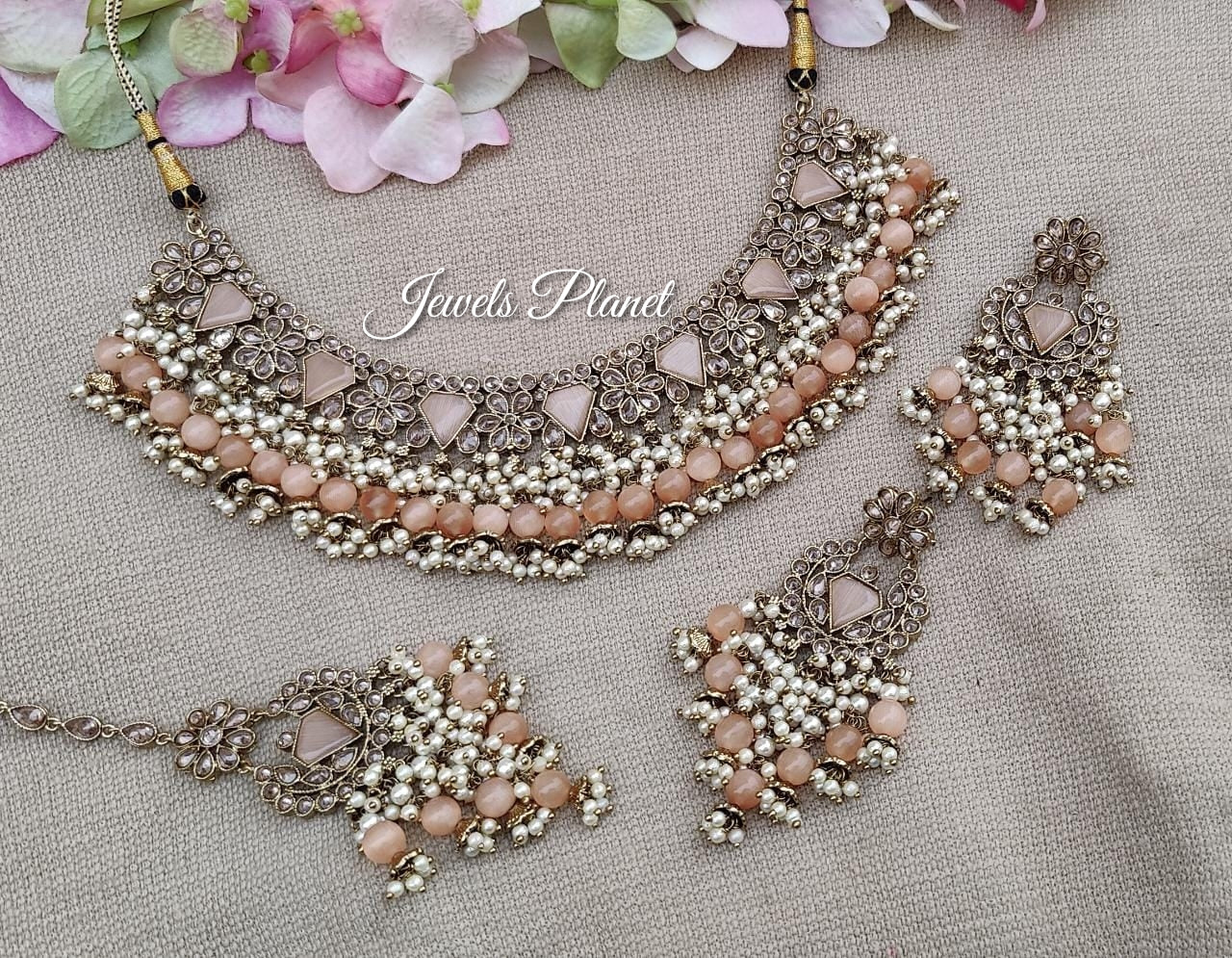 Charu Polki Necklace Set