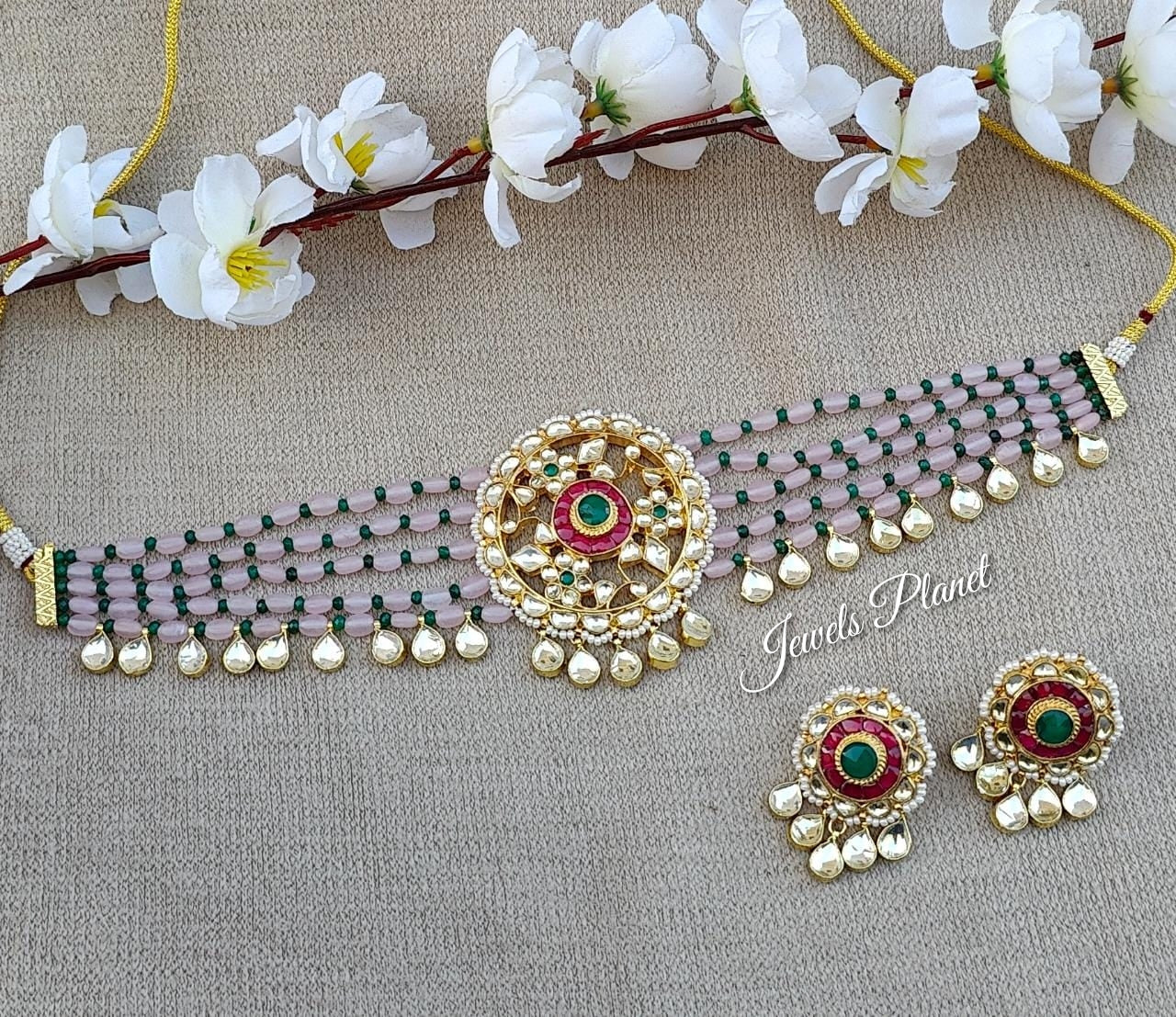 Hemali Pachi Kundan Choker