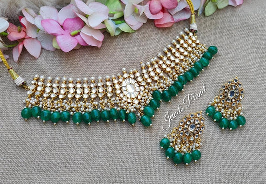 Aritha Pachi Kundan Necklace Set