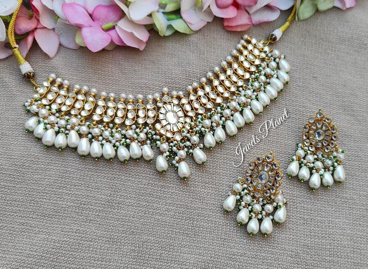 Aritha Pachi Kundan Necklace Set