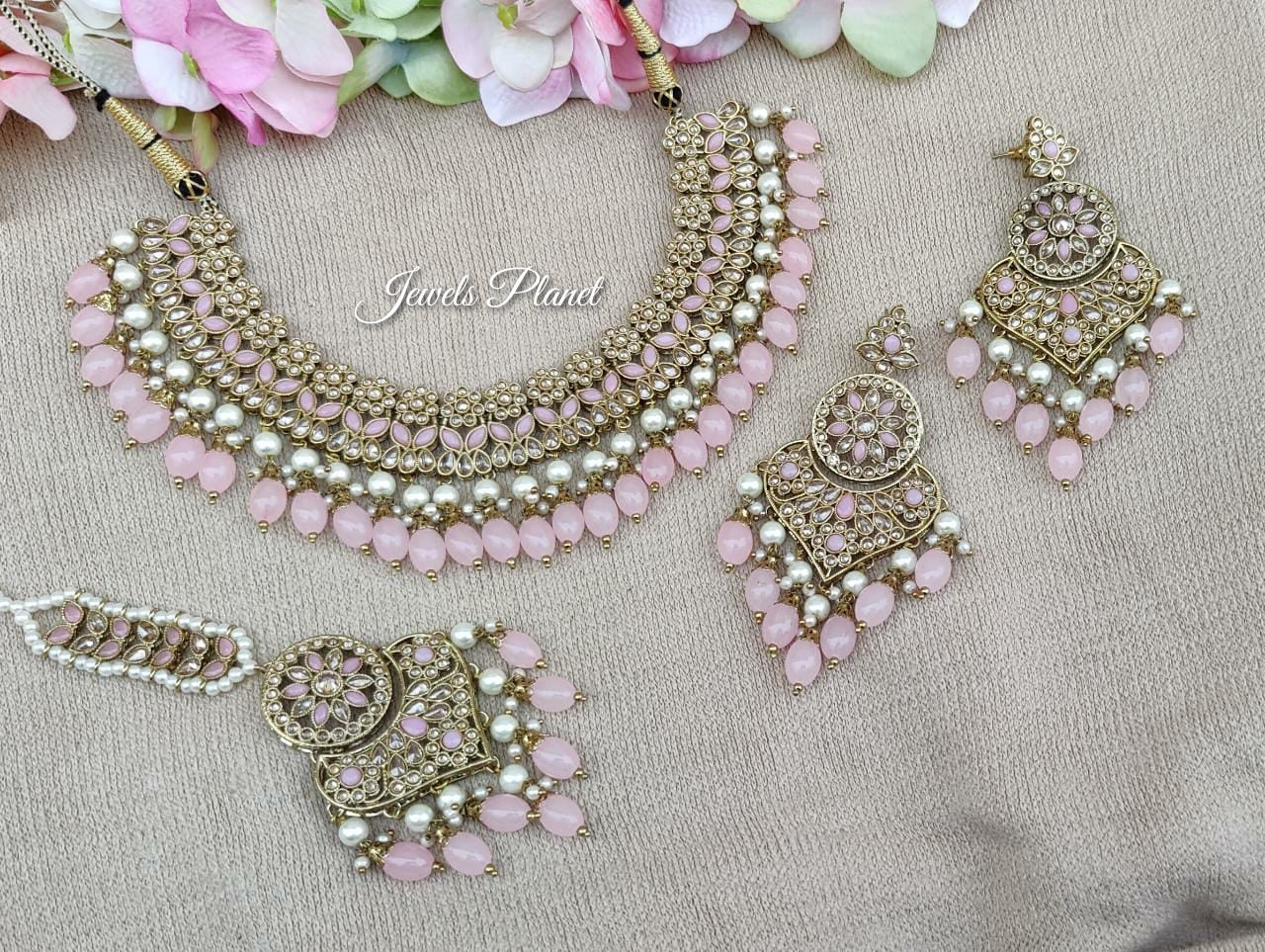 Shivangi Necklace Set